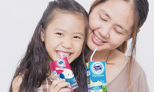Benarkah Minum Susu UHT Bahaya untuk Anak?