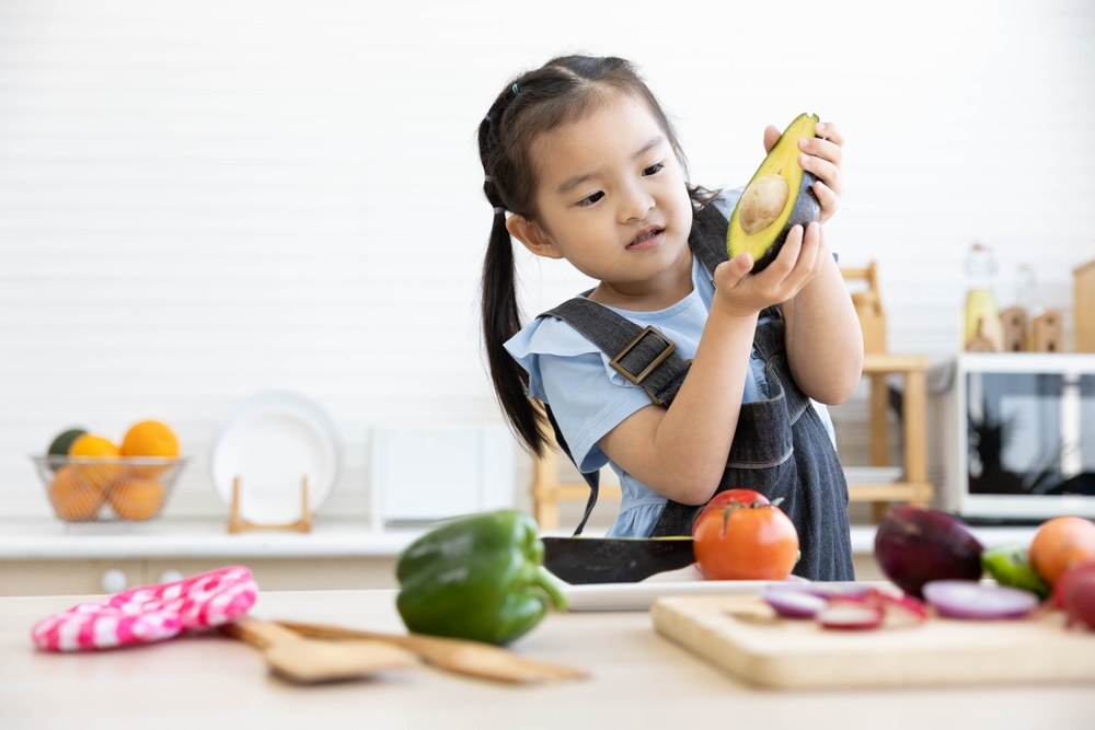 10 Buah Tinggi Protein Untuk Tumbuh Kembang Anak