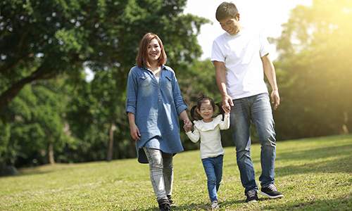 Serunya Berjalan Kaki Dengan Anak