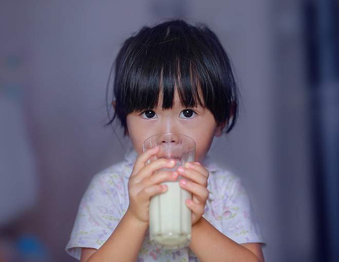 Tahukah Anda Manfaat Minum Susu Sebelum Tidur?