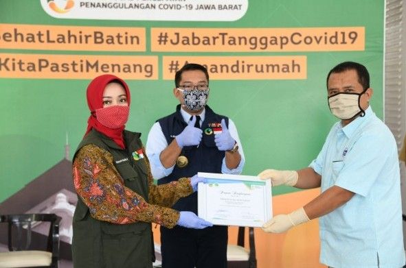 Gubernur Jawa Barat Ridwan Kamil Apresiasi Frisian Flag Indonesia Donasikan 50.000 Produk Susu Siap Minum untuk Warga Jabar