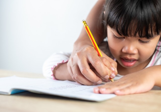 Belajar Menulis untuk Anak: Langkah Awal dan Cara Melatihnya