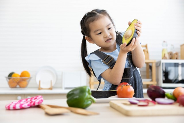 10 Buah Tinggi Protein Untuk Tumbuh Kembang Anak