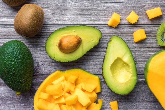 8 Buah yang Mengandung Vitamin E untuk Kulit Hingga Diet