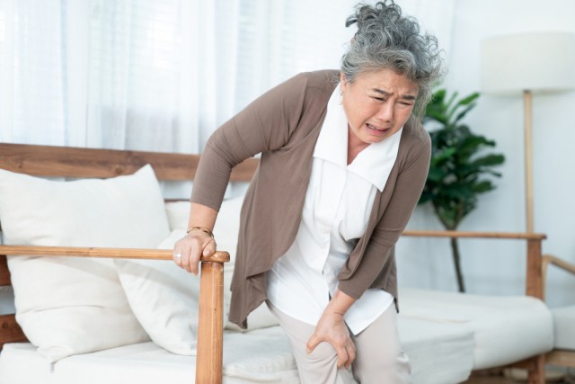Osteoporosis, Kondisi Pengeroposan Tulang & Cara Mencegahnya