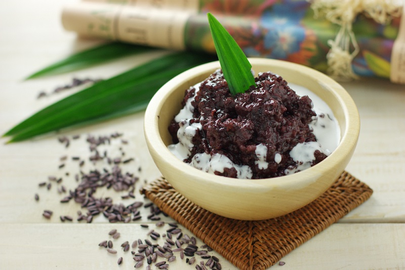 Manis dan Lembut, Cobain Resep Bubur Ketan Hitam Ini Yuk!