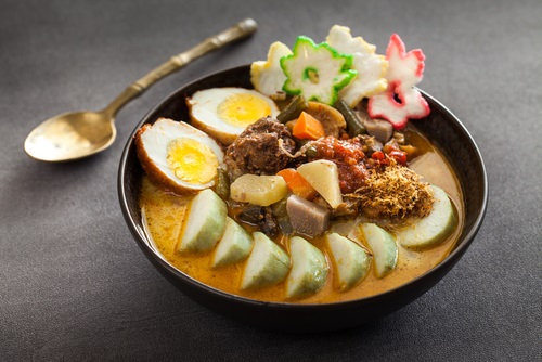 Hidangan Lebaran Lontong Sayur - Frisian Flag