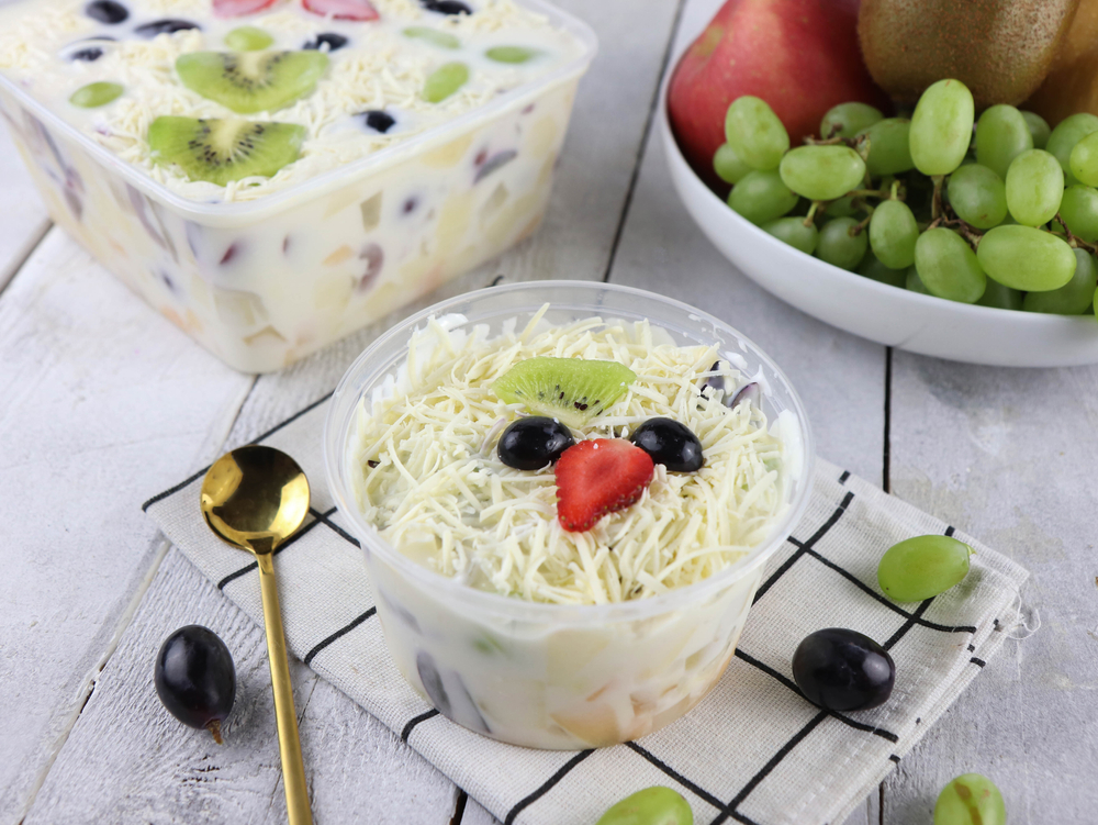 ide menu olahan vitamin C salad buah yoghurt keju - frisian flag