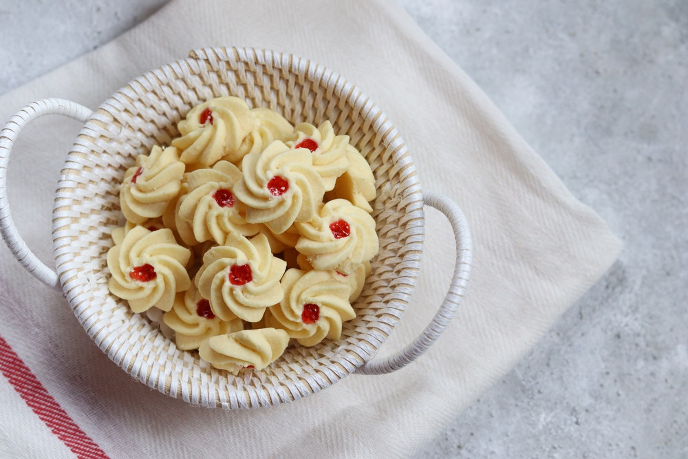 Resep Kue Semprit Strawberry - Frisian Flag